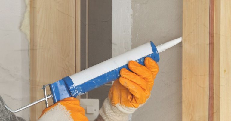5 Steps to Caulk Like a Pro: Windows, Bathtubs & Backsplashes